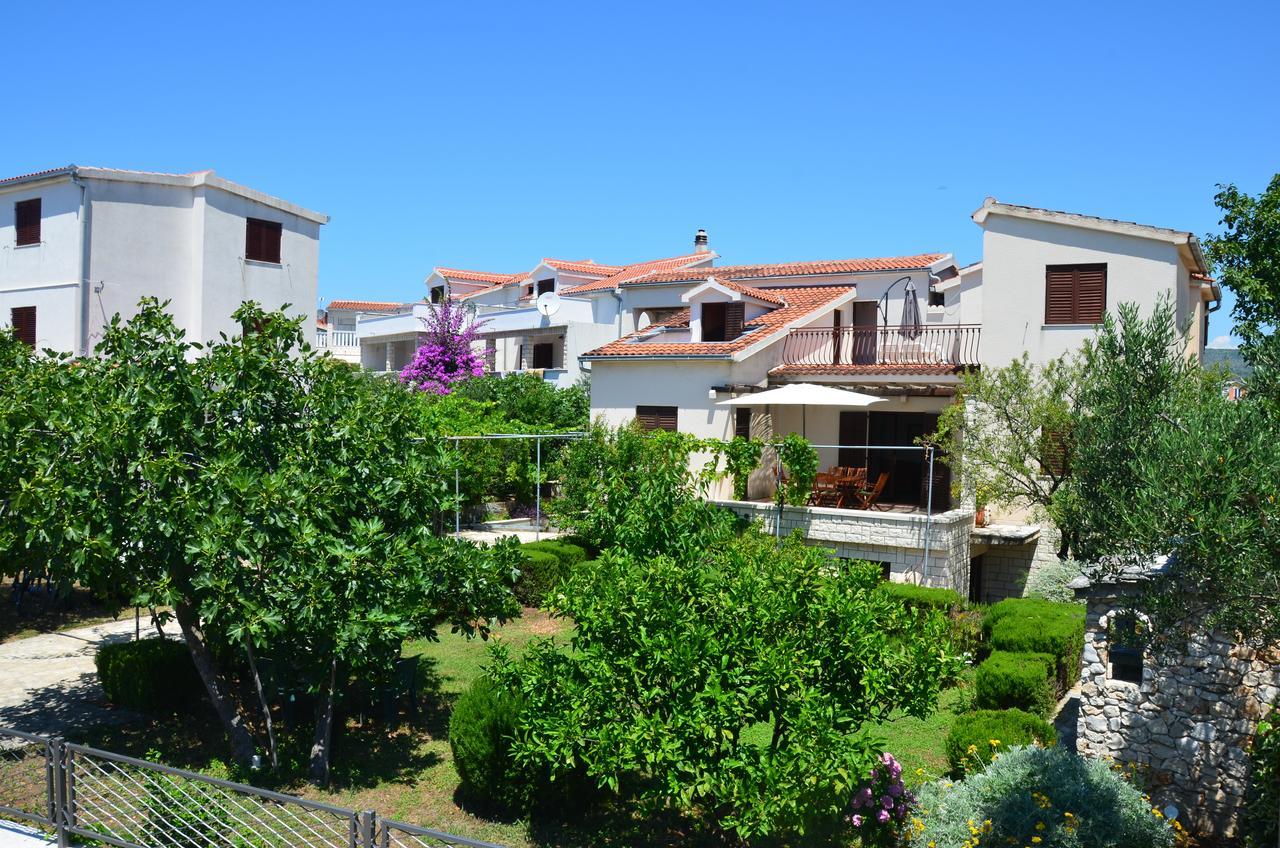 Apartments Dara Rogoznica  Extérieur photo